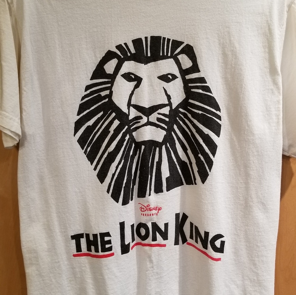 2000 Lion King Tshirt